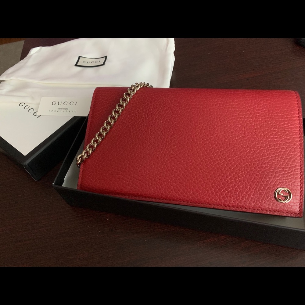 Gucci Betty wallet on chain